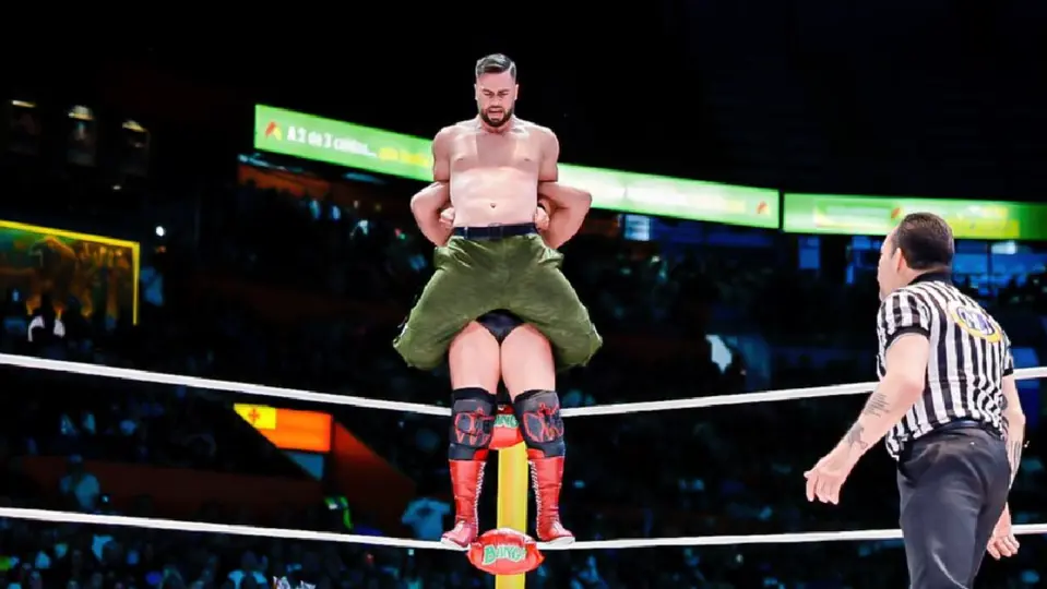 Flip Gordon y Niebla Roja, en la Arena México | IG: @cmll_mx