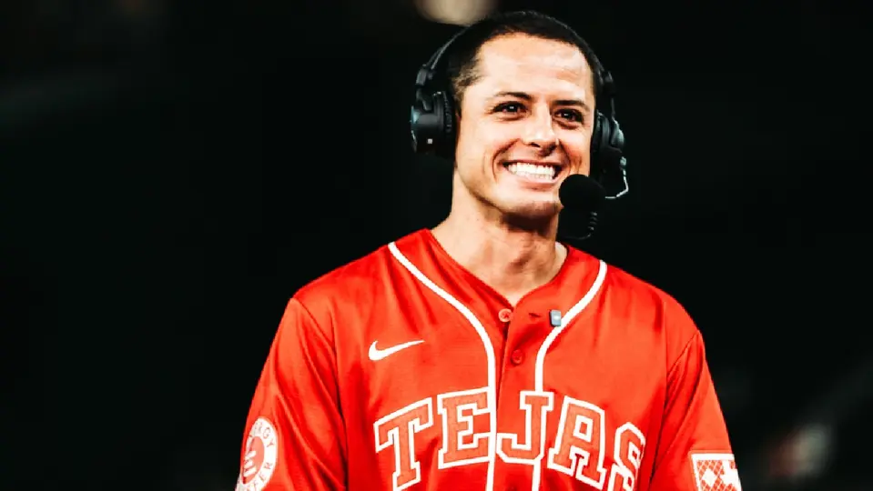 Chicharito previo al juego de Rangers vs Blue Jays | X:@atleticodallas