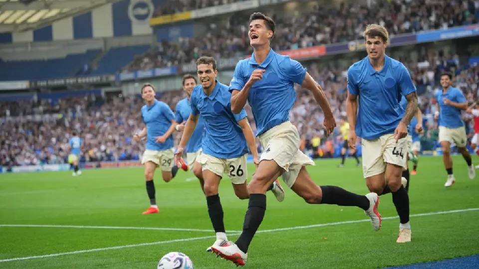 Brighton vapulea al Arsenal y pone el liderato en manos del Manchester City