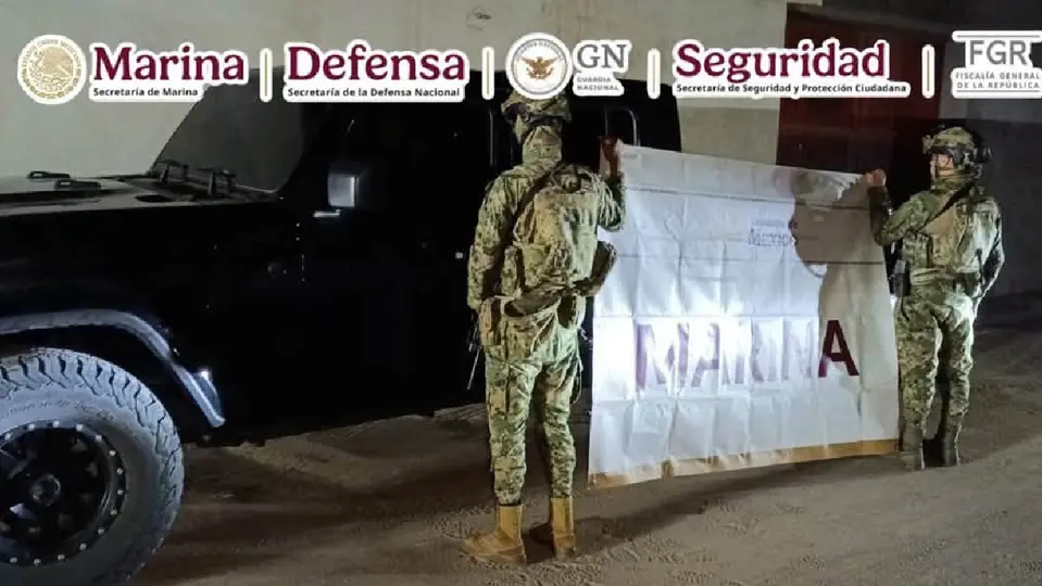 Durante la inspección del vehículo en el que viajaba, las autoridades localizaron 5 mil 445 cartuchos / Especial