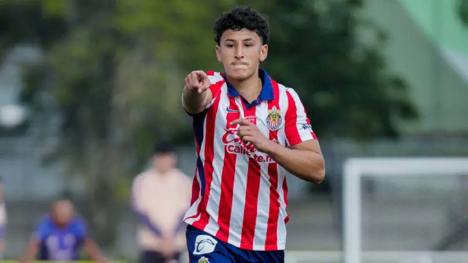 Anwar Kameel Ben Rhouma Torres, tras anotar con Chivas | IMAGO7