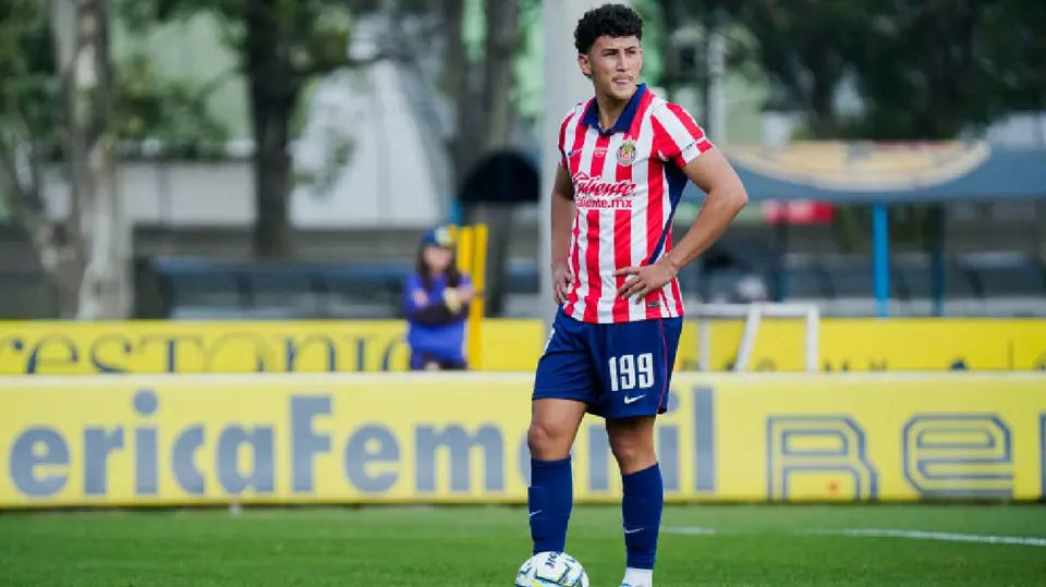 Anwar Kameel Ben Rhouma Torres, jugador de Chivas | IMAGO7