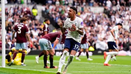 Aston Villa hunde al Tottenham en la Premier League