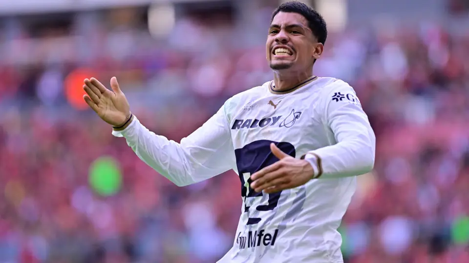 ¿Ángel Azuaje, la nueva solución en la defensa de Pumas?