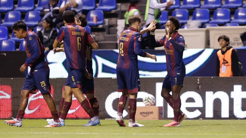 Festejo del Atlante tras gol de Walter Portales ante Puebla | IMAGO7