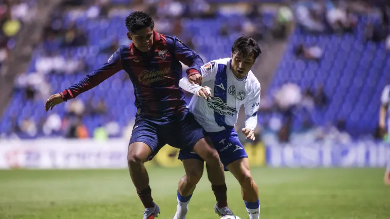 Balón en disputa en el Puebla vs Atlante | IMAGO7