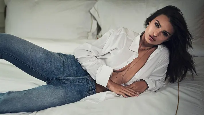 Emily Ratajkowski mostrará toda su experiencia en un libro donde hablará de matrimonios fallidos