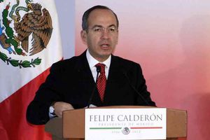 El expresidente Felipe Calderón recula tras asegurar que Azucena Uresti renunció por censura de AMLO