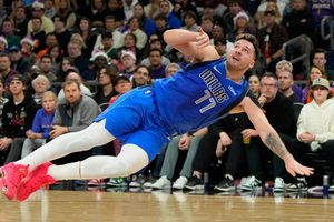 NBA: Luka Doncic anota 50 puntos ante Suns y llega a los 10 mil en su carrera