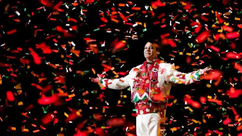 Seguidores del cantante Juan Gabriel lo recuerdan hoy que estaría cumpliendo 74 años