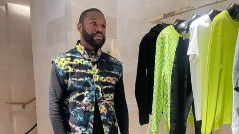 Floyd Mayweather afronta demanda por presunta violencia en restaurante