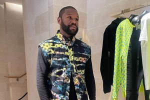 Floyd Mayweather afronta demanda por presunta violencia en restaurante