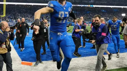 El emotivo momento de Aidan Hutchinson en la victoria de los Detroit Lions ante Tampa Bay