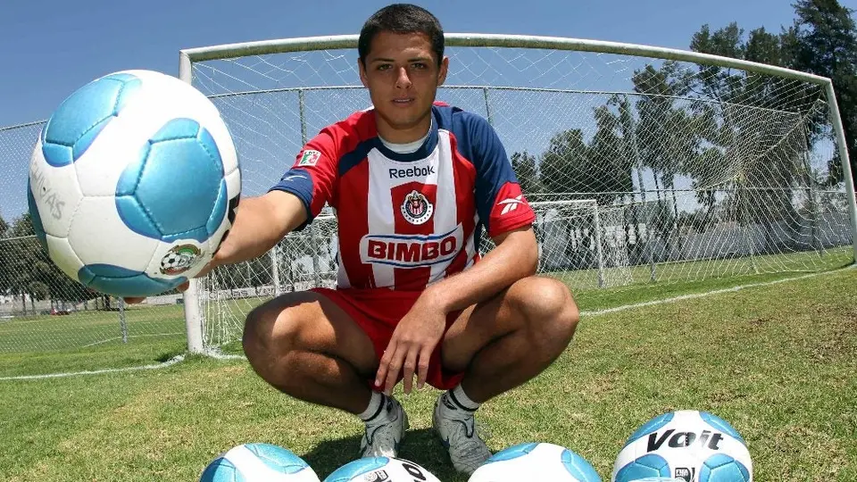 ¡Más animados que nunca! Jersey exclusivo de 5 mil pesos de ‘Chicharito’ se agotó en 24 horas
