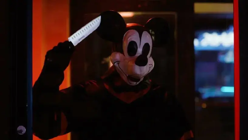 Lanzan tráiler de la primera película de terror de Mickey Mouse