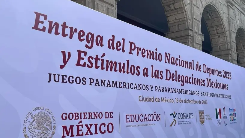 Entregan estímulos a los deportistas ganadores del Premio Nacional de Deportes