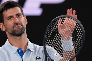 Djokovic sufre de más, pero vence a Prizmic en la Primera Ronda del Australian Open