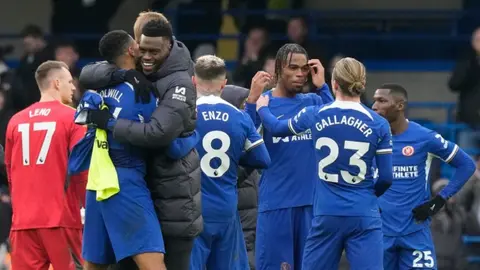 Fulham cae por la mínima ante Chelsea con Raúl Jiménez de titular