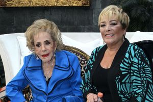 Silvia Pinal, primera actriz, se encuentra en Terapia Intensiva