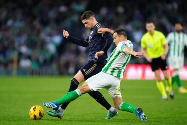 ¡Extrañarán al 'Principito'! Así reaccionó la afición de Betis a la salida de Andrés Guardado