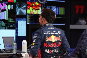 Checo Pérez critica el calendario de carreras de Fórmula 1: "No tiene mucho sentido"