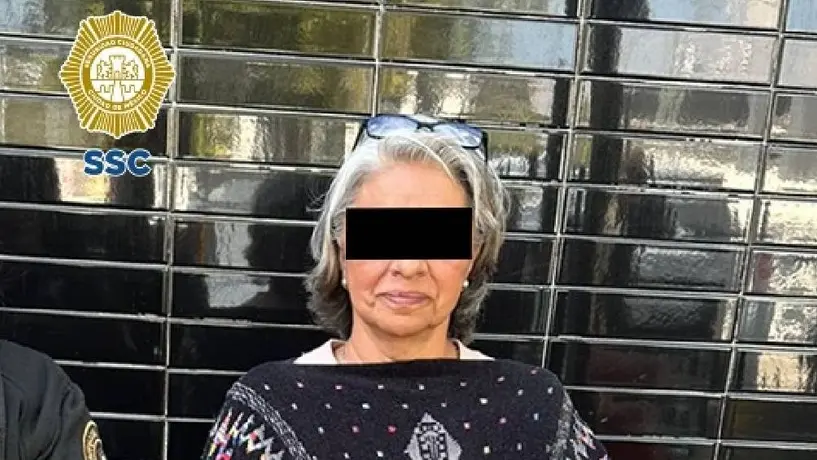 Detienen a mujer de 68 años, que quiso vender automóvil con papeles falsos