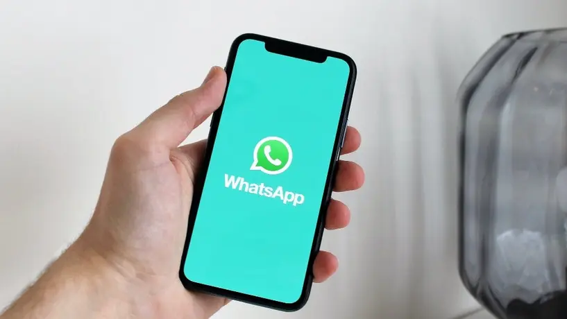¿Qué teléfonos se quedarán sin la nueva actualización de WhatsApp en 2024?