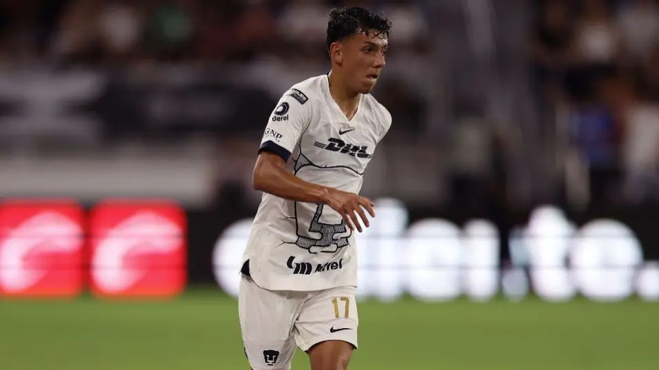 ¡Puma donde sea! Jorge Ruvalcaba muestra apoyo a Pumas desde Bélgica