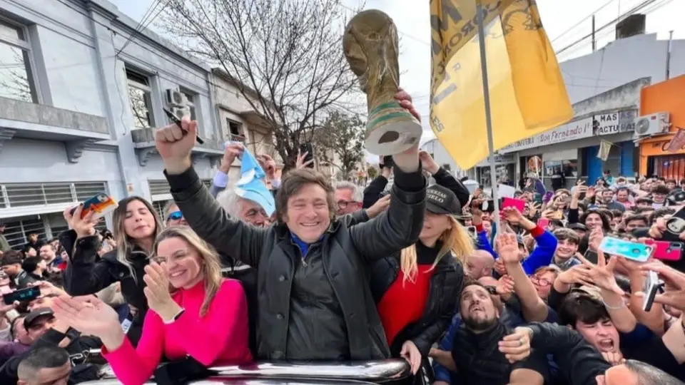Javier Milei, de exportero y fan de Boca Juniors a próximo presidente de Argentina
