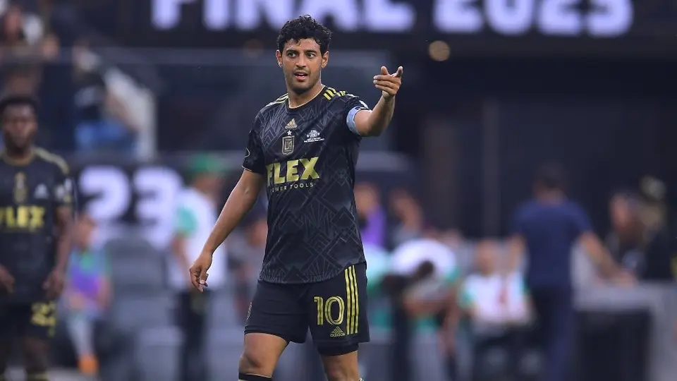 ¿Regresa? Carlos Vela está en pláticas con un equipo del futbol europeo, según reportes