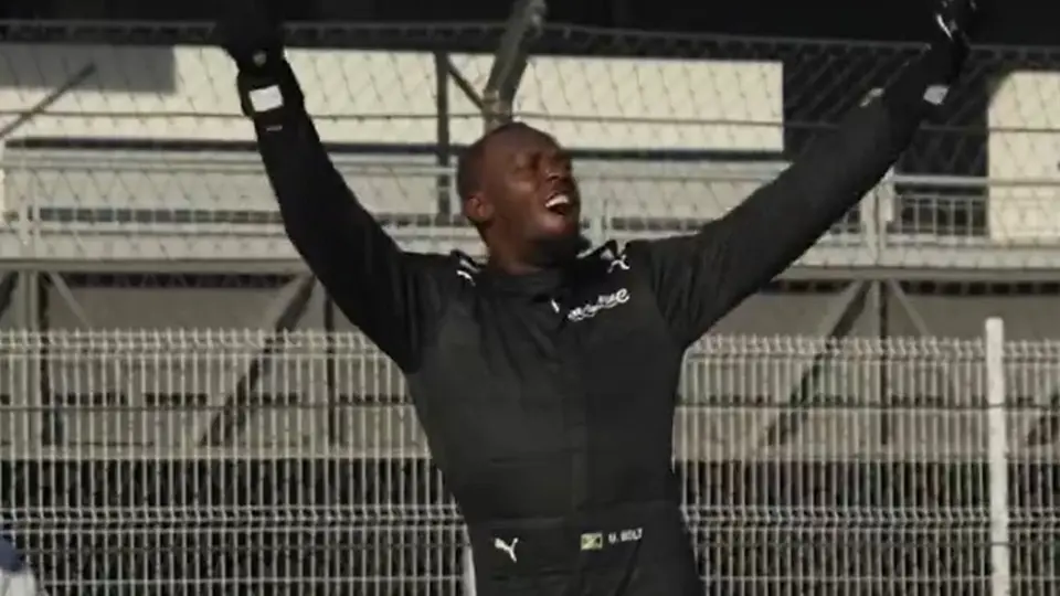 ¡Del tartán al volante! Usain Bolt condujo el GenBeta de FE durante el EPrix de la CDMX