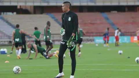 Kevin Mier aventaja a Moisés Ramírez para ser nuevo portero de Cruz Azul