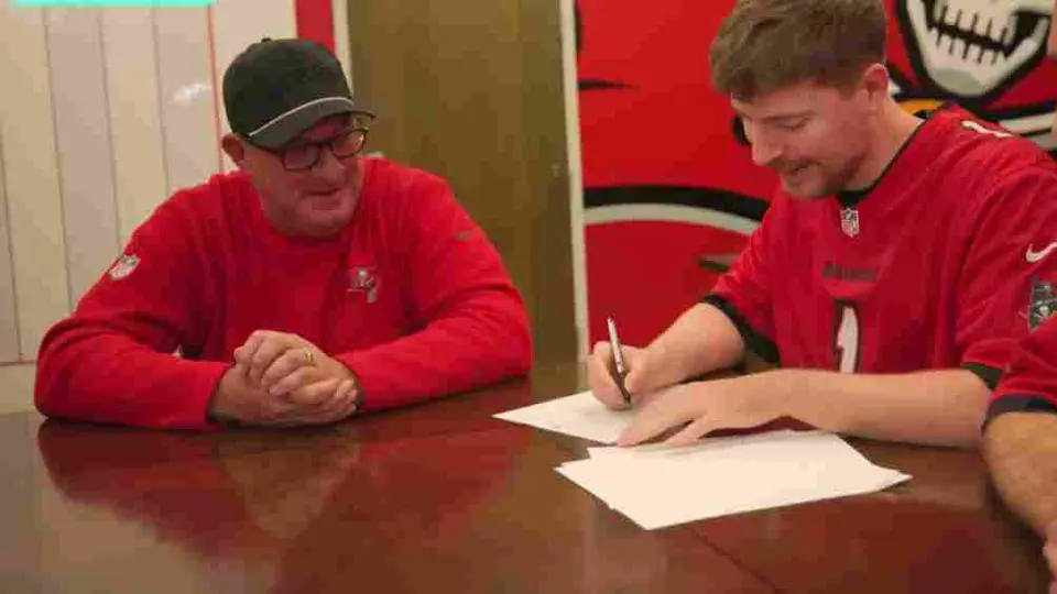 YouTuber MrBeast se convirtió en jugador de NFL por dos días con Tampa Bay