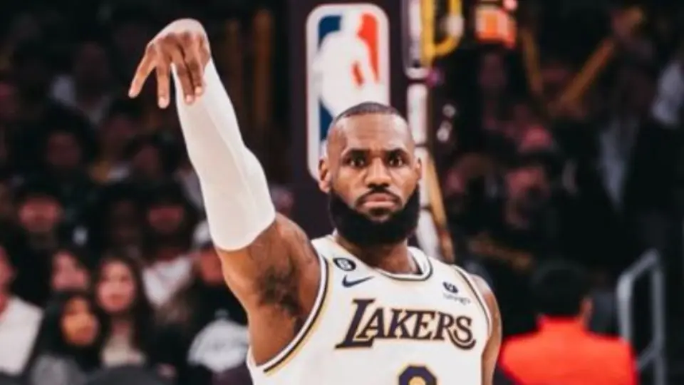 LeBron James critica la falta de cambios en el control de armas después del tiroteo en la UNLV