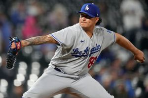Víctor González es intercambiado a los Yankees; Dodgers 'limpia' roster para Shohei Ohtani