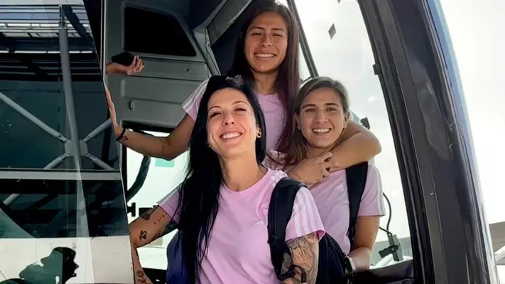 ¿Viene el debut? Jenni Hermoso viajó con Tigres a Ciudad de México