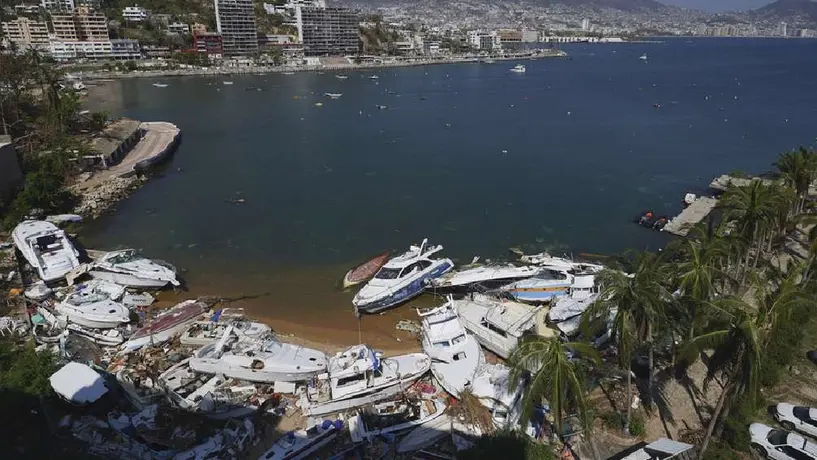 AMLO: 'Cuerpos de las 31 personas desaparecidas por ‘Otis’ se cree que están en el mar'