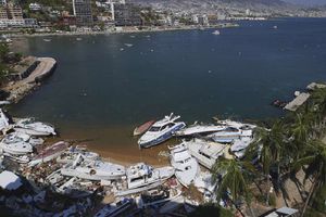AMLO: 'Cuerpos de las 31 personas desaparecidas por ‘Otis’ se cree que están en el mar'