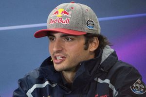 ¿Carlos Sainz reemplazará a 'Checo' Pérez en Red Bull? Esto se sabe