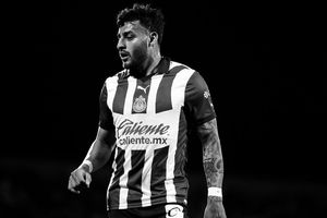 ¡Sigue de 'pachanga'! Alexis Vega fue captado en fiesta antes de firmar con Toluca