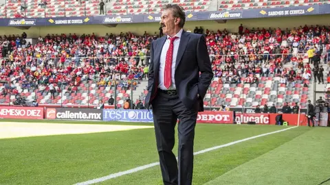 ¡Vuelve a los banquillos! Ricardo La Volpe dirigirá en la Américas Kings League