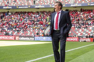 ¡Vuelve a los banquillos! Ricardo La Volpe dirigirá en la Américas Kings League