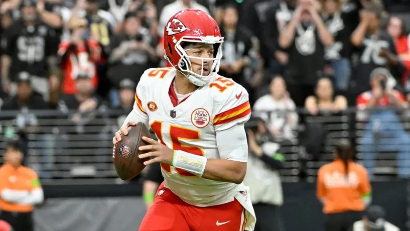 Chiefs viene de atrás y remonta a Raiders de la mano de Patrick Mahomes