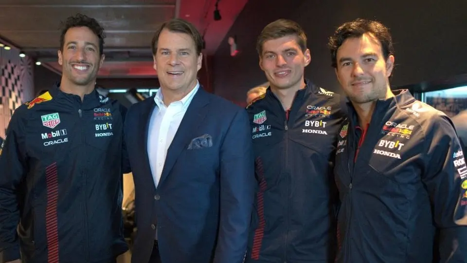 ¿Checo Pérez se queda en Red Bull? Ford, al 'acecho' del piloto mexicano