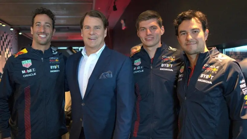 ¿Checo Pérez se queda en Red Bull? Ford, al 'acecho' del piloto mexicano
