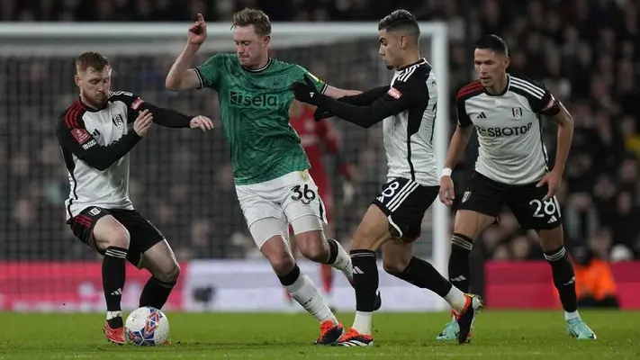 Fulham cae eliminado de la FA Cup al perder ante Newcastle; Raúl Jiménez entró de cambio