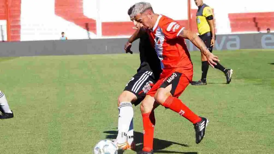 ¡De la cancha al banquillo! Rubens Sambueza es el nuevo director técnico de Deportivo Maipú