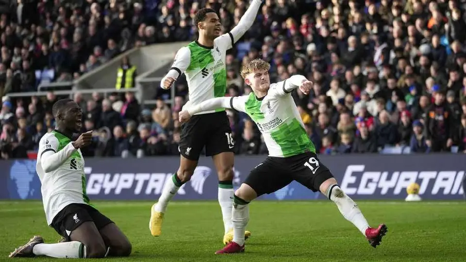 Liverpool sacó la victoria ante Crystal Palace con gol de último minuto