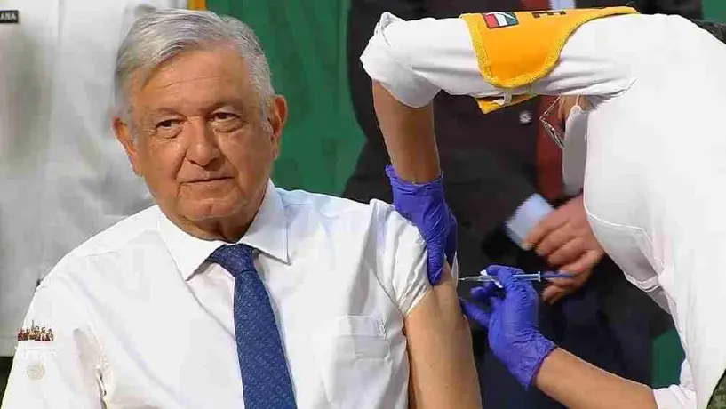 AMLO festeja aprobación de la vacuna mexicana ‘Patria’… ¡4 años después del inicio de la pandemia por Covid-19!