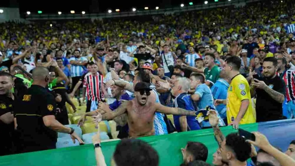 Messi, Otamendi y Kun Agüero se sumaron a protestas por represión policial en Brasil